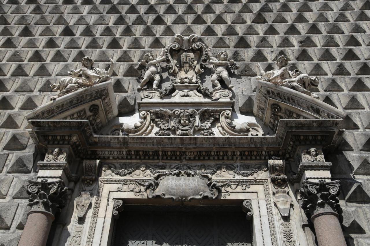 Palazzo Carafa Della Spina - Maison De Charme Неаполь Екстер'єр фото